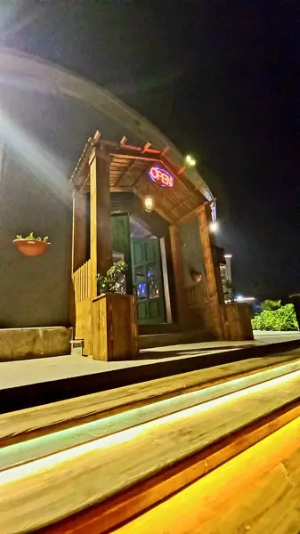 کافه رستوران کاپتان بلک