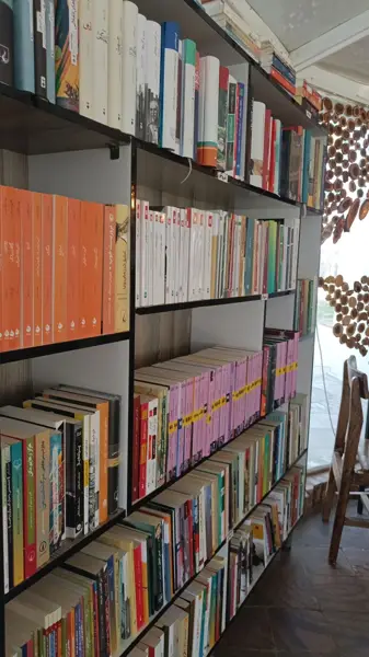  کافه کتاب یار مهربان