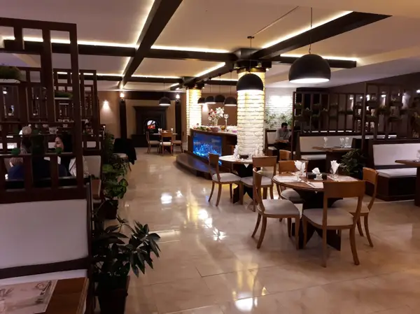 رستوران ژوانى