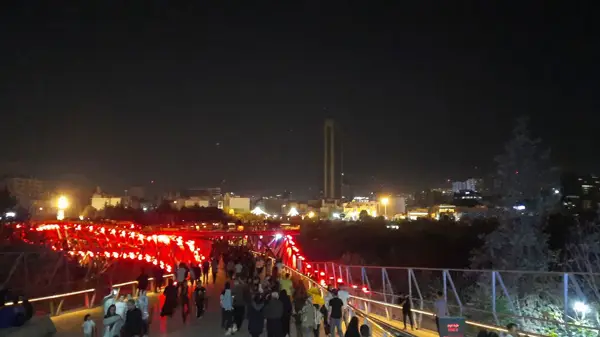  کافه رستوران طبیعت وی آی پی