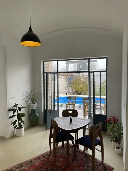  Tak Yard (حیاط تاک)