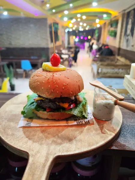  Tree cafe کافه فست فود درخت اهواز