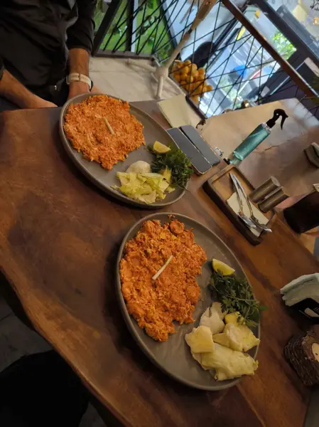  کافه رستوران صفرهشت