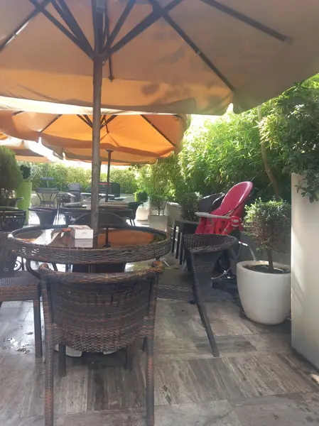 کافه بار ژوزک آپادانا