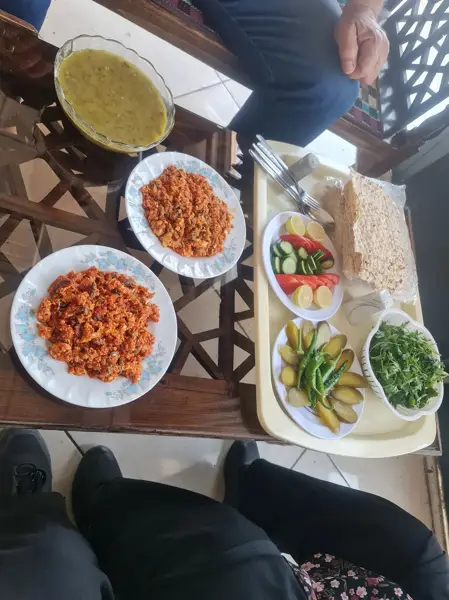 رستوران و کافه صبحانه و حلیم پزی برنتین